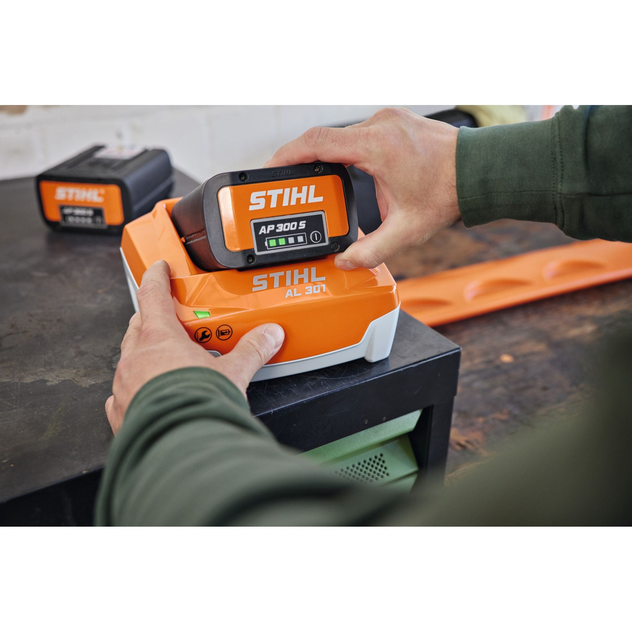 STIHL Batteriladdare AL 301
