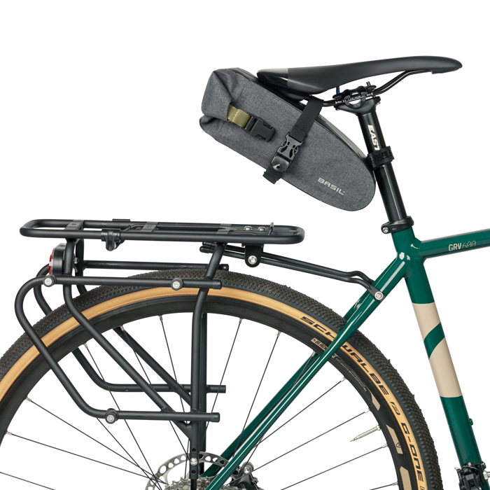 BASIL NAVIGATOR STORM SADELVÄSKA SVART M