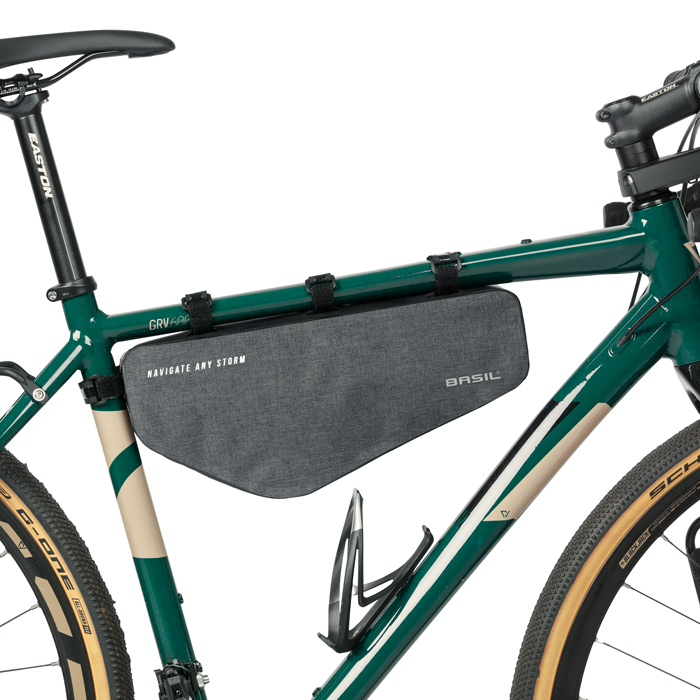 BASIL NAVIGATOR STORM RAMVÄSKA SVART M